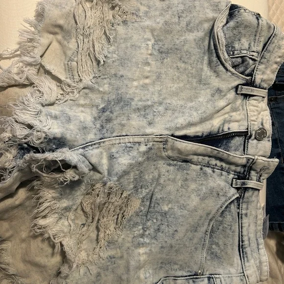 Guess shorts - Picture 1 of 3